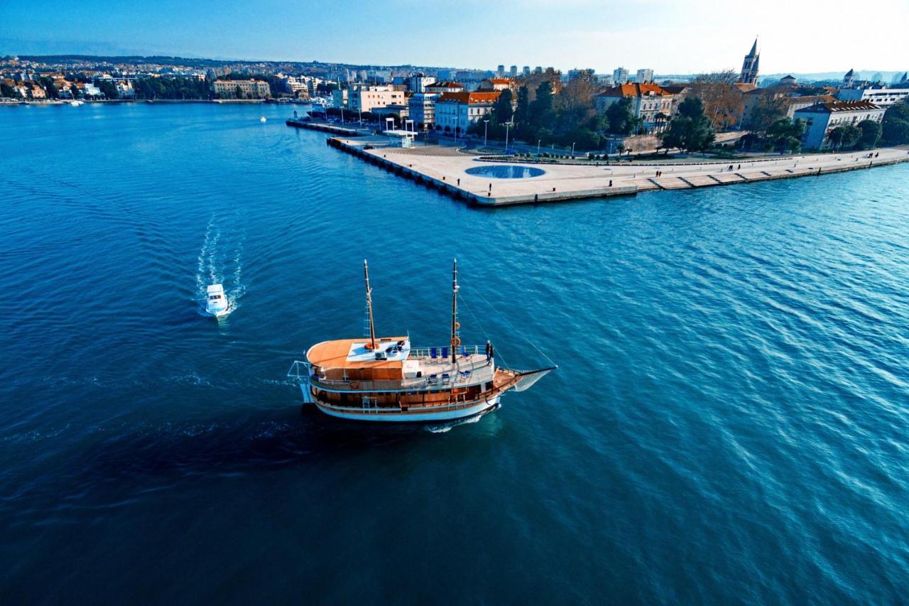 Rhythm Floating Hostel - Zadar Exterior photo
