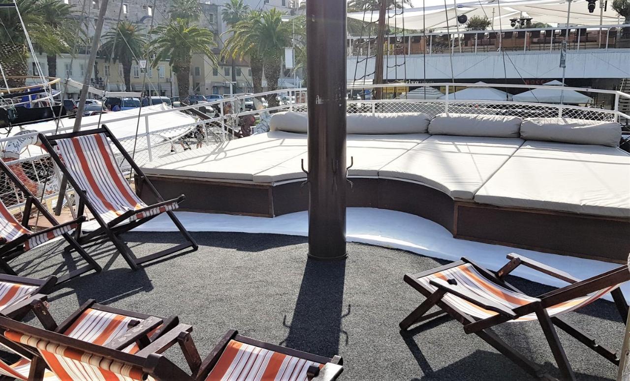 Rhythm Floating Hostel - Zadar Exterior photo
