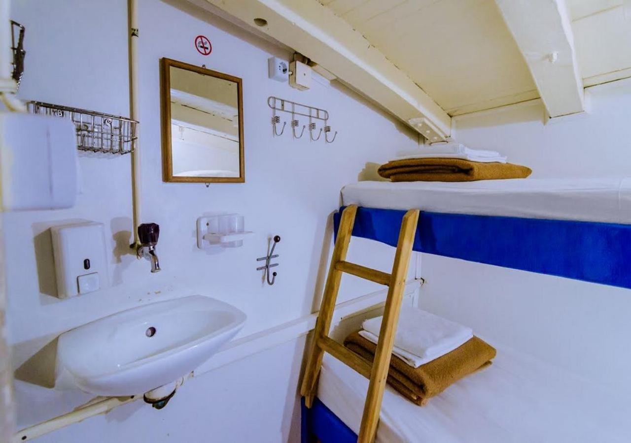 Rhythm Floating Hostel - Zadar Exterior photo