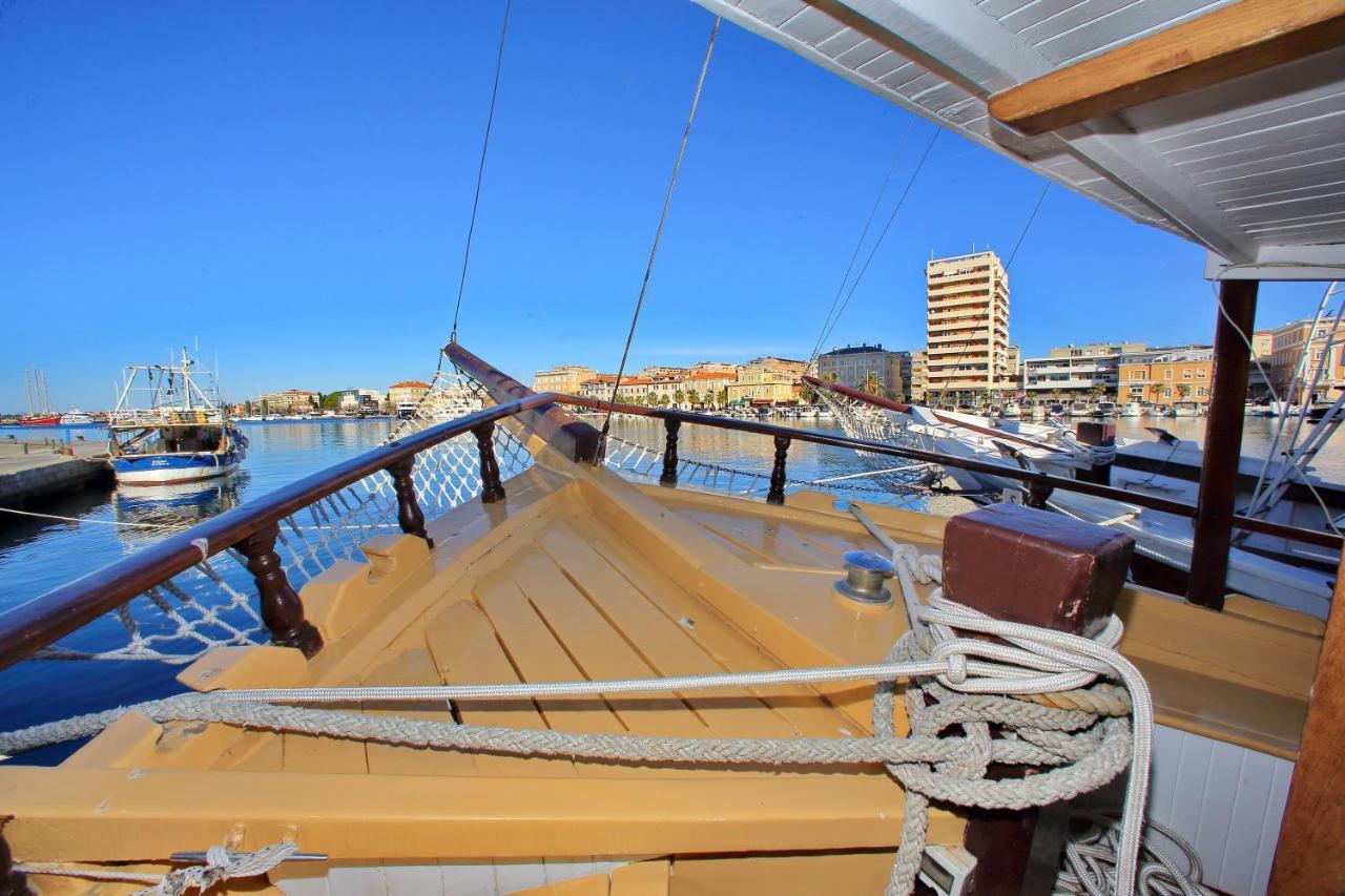 Rhythm Floating Hostel - Zadar Exterior photo