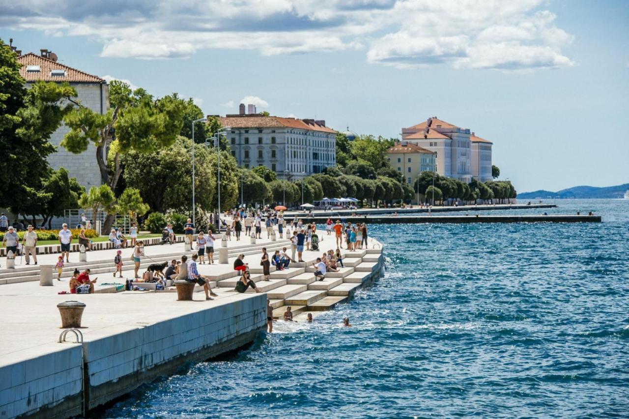 Rhythm Floating Hostel - Zadar Exterior photo