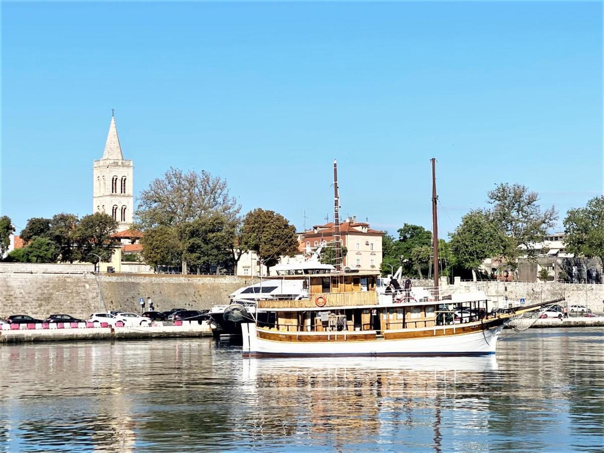 Rhythm Floating Hostel - Zadar Exterior photo