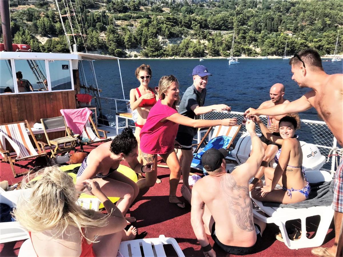 Rhythm Floating Hostel - Zadar Exterior photo